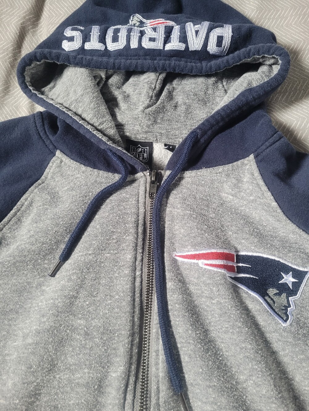 New England Patriots Sweatshirt NFL Hooded Zip UP Gray Blue Womens Medium
